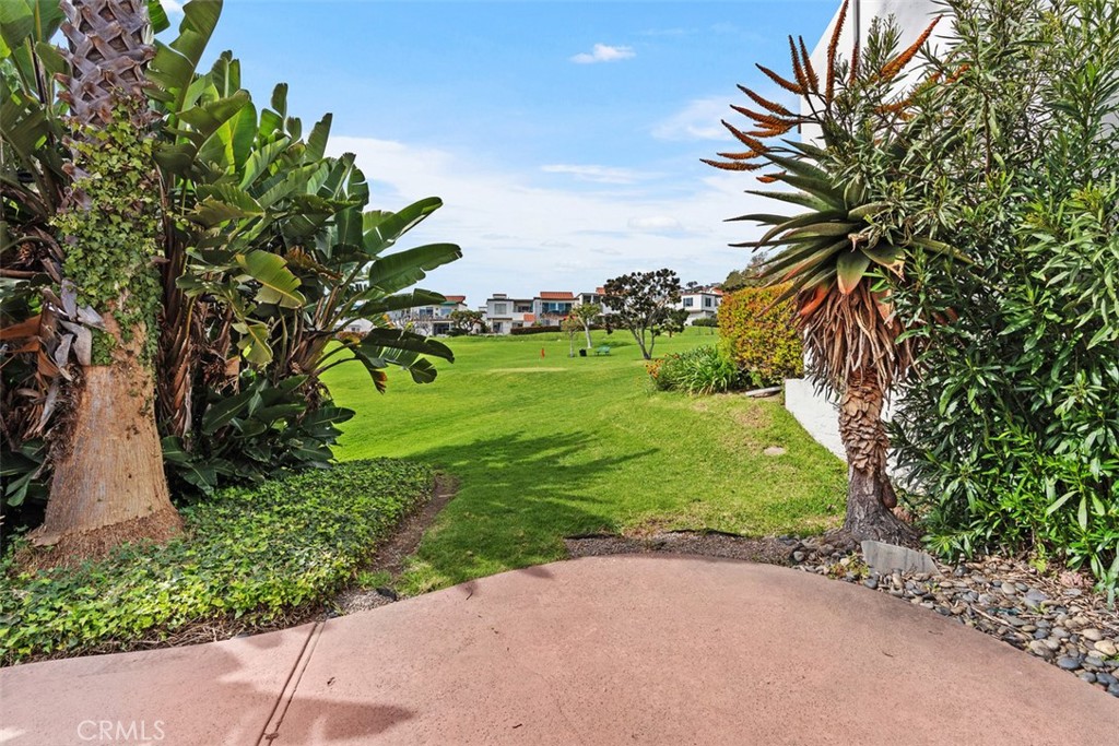 701 Calle Los Olivos