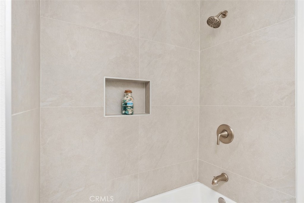 701 Calle Los Olivos