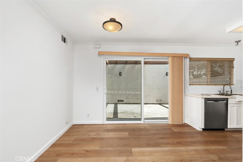 701 Calle Los Olivos