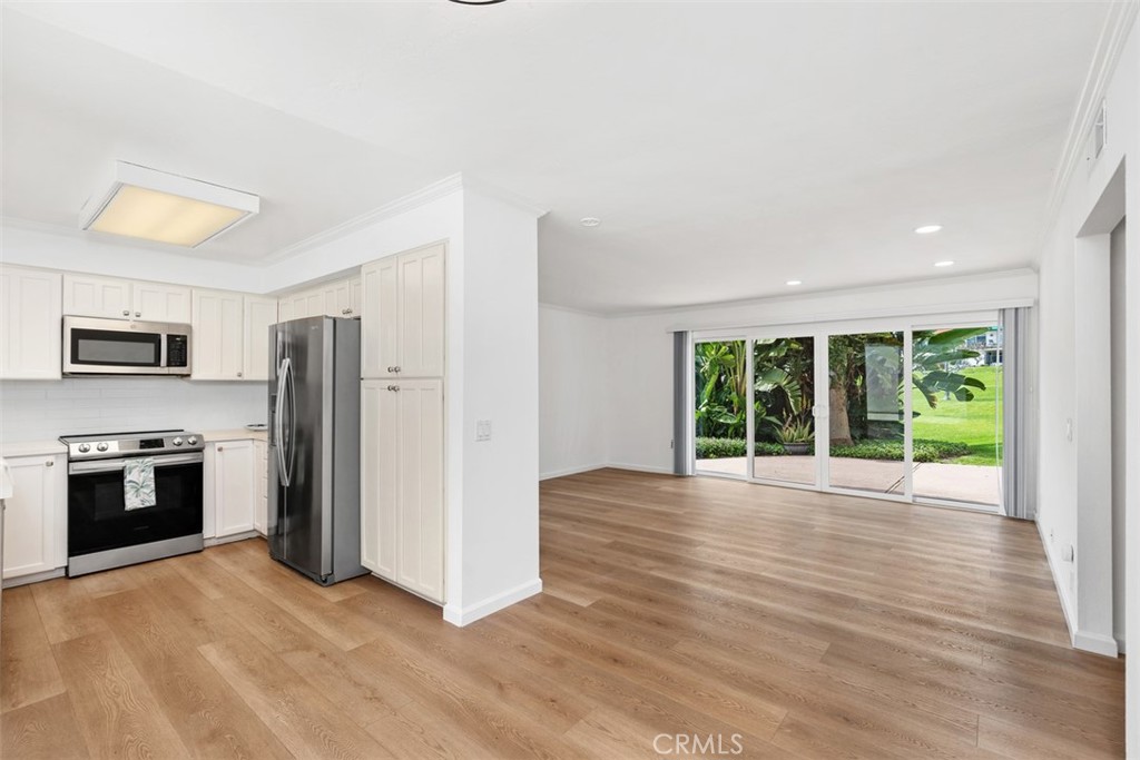 701 Calle Los Olivos