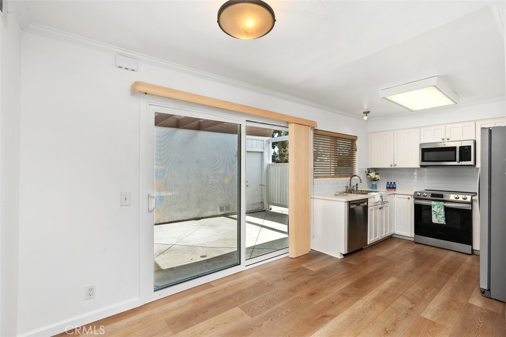 701 Calle Los Olivos