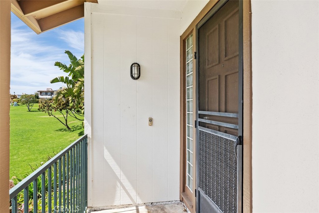 701 Calle Los Olivos