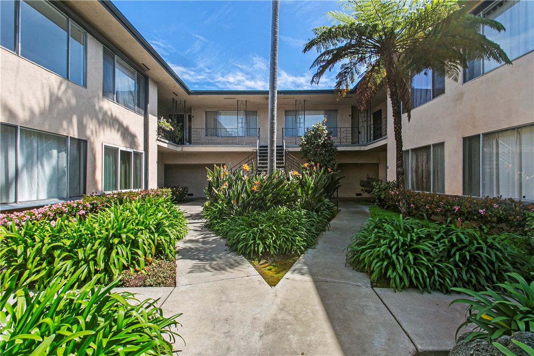 1801 Greenleaf Street 4