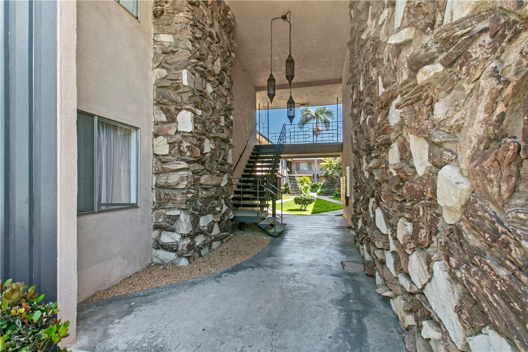 1801 Greenleaf Street 4