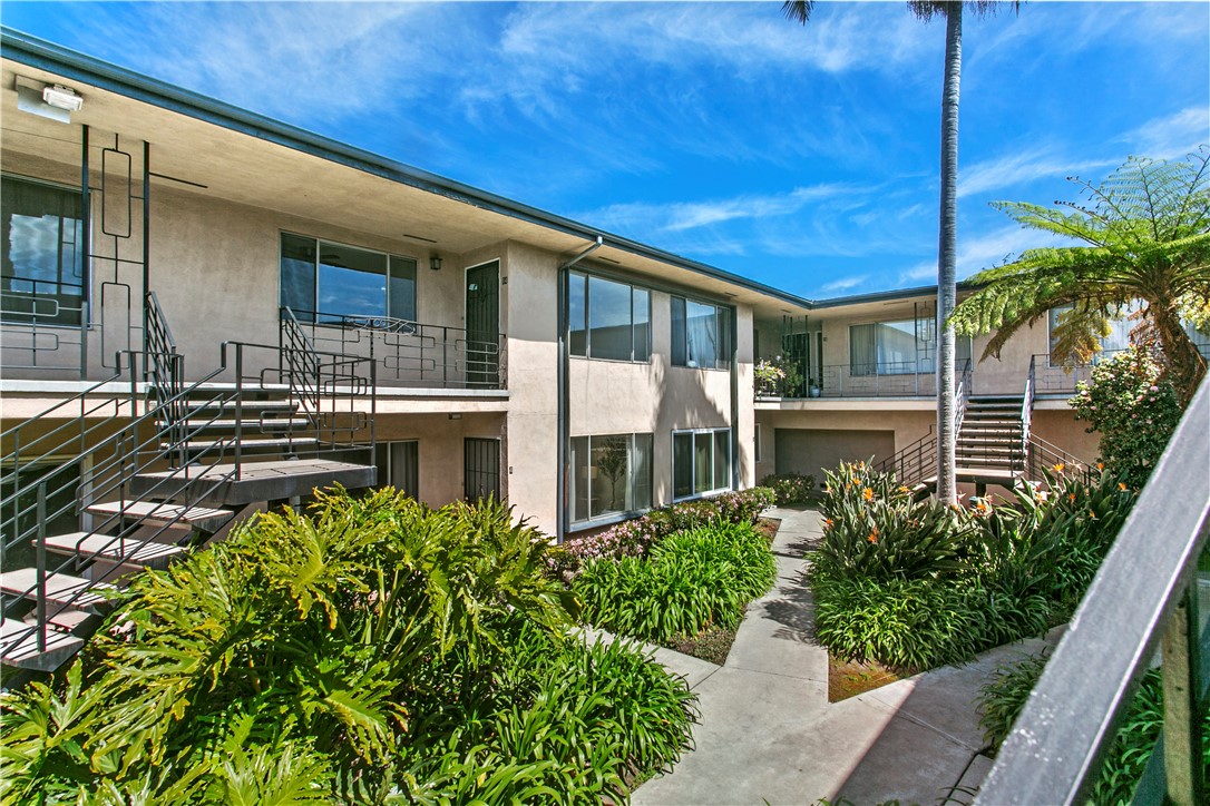 1801 Greenleaf Street 4