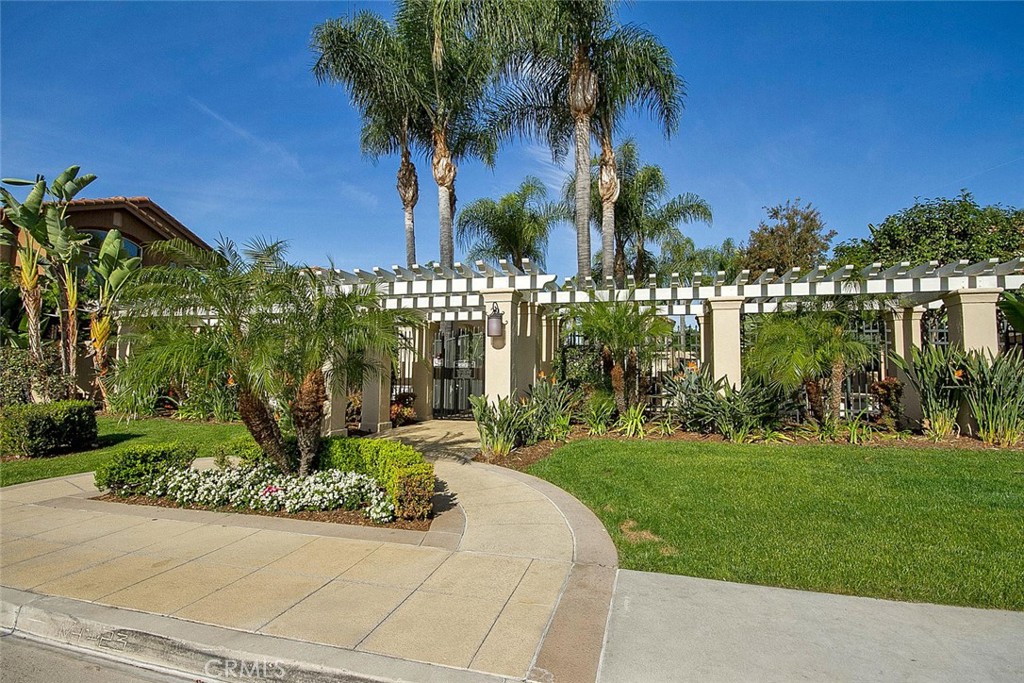 12841 Mackenzie Drive
