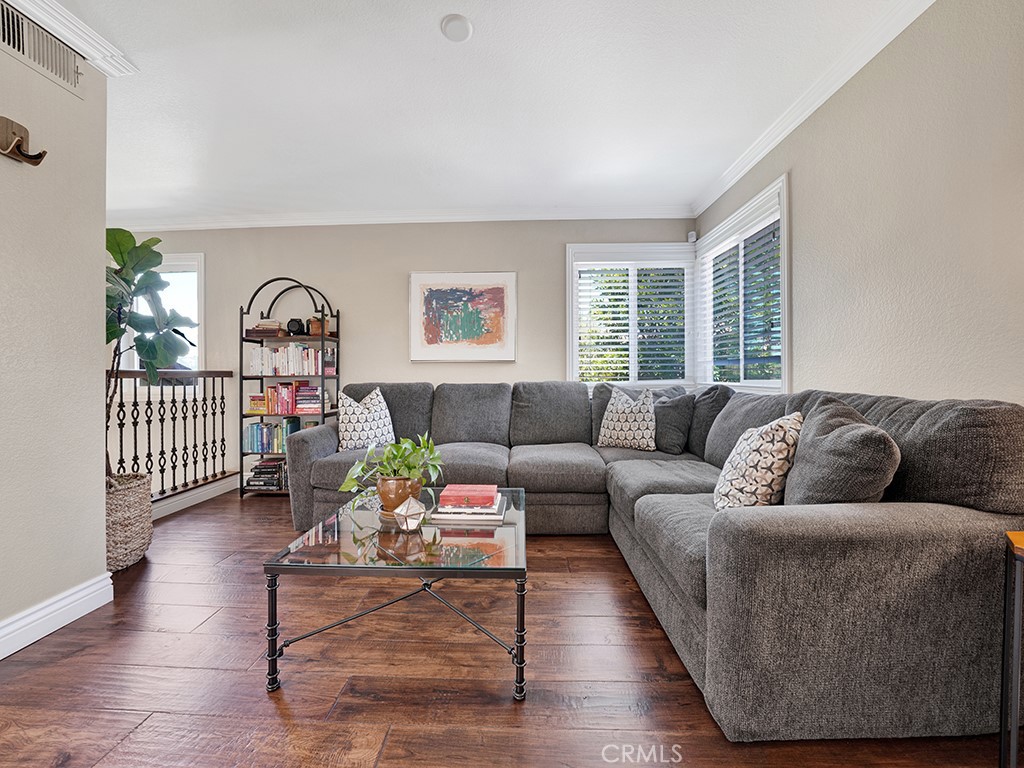 27379 Paseo La Serna