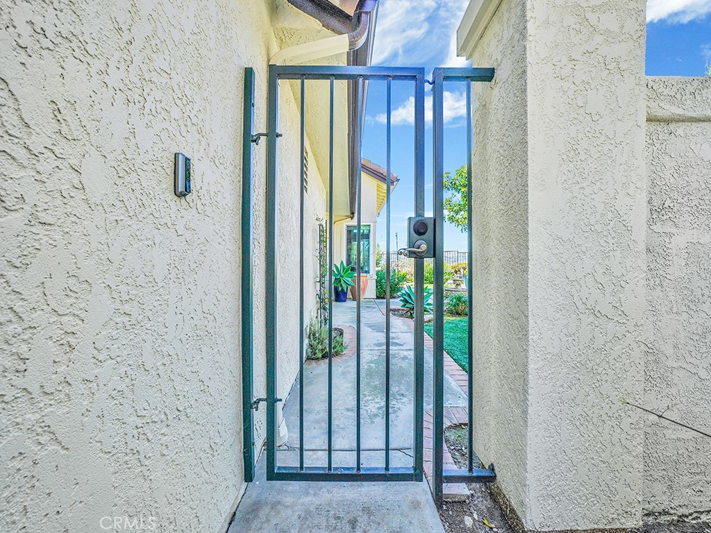 27379 Paseo La Serna