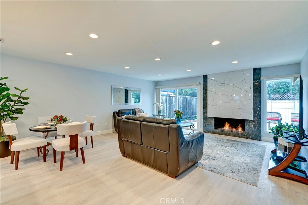 16 Queens Wreath Way