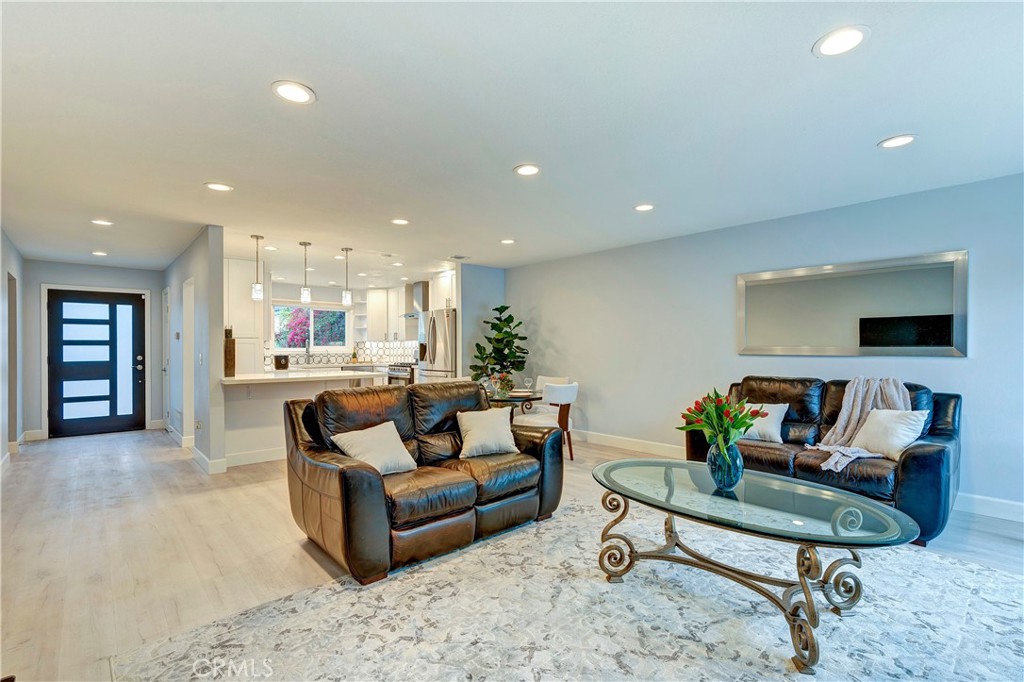 16 Queens Wreath Way