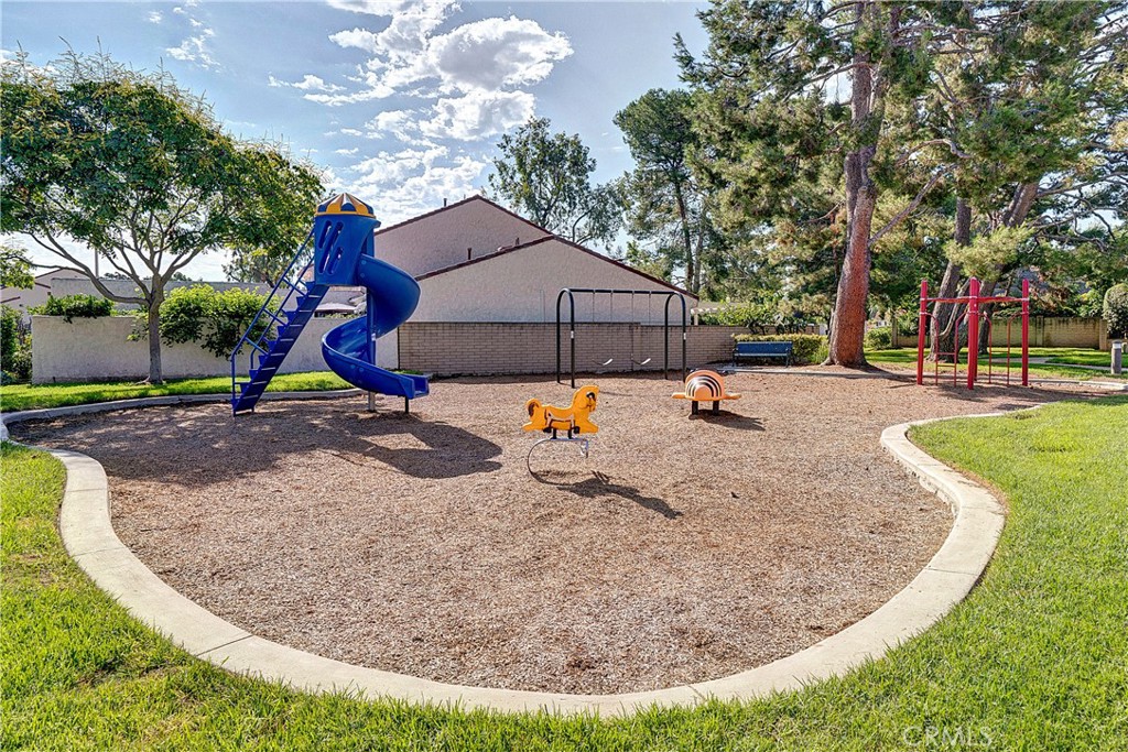 16 Queens Wreath Way