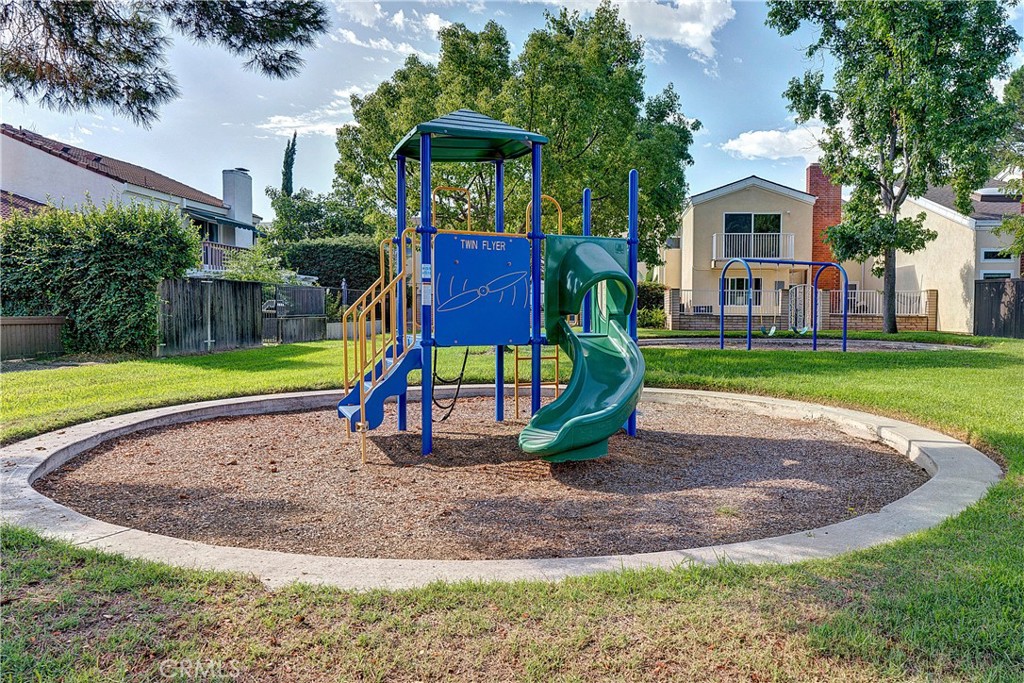 16 Queens Wreath Way