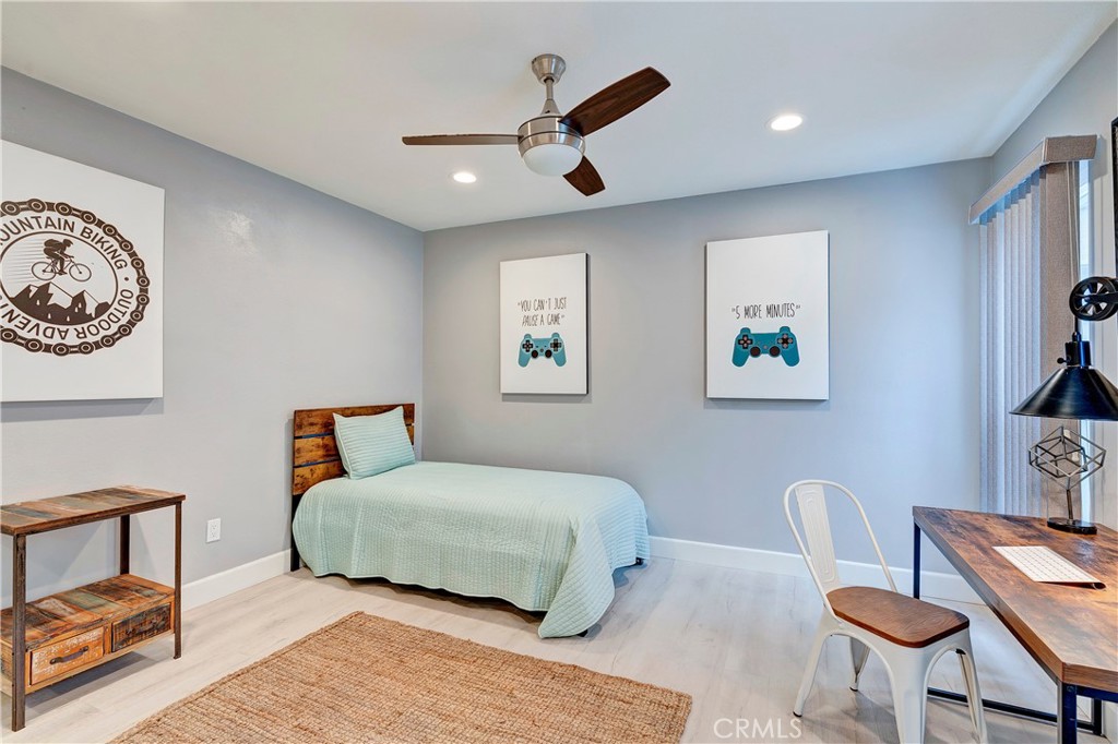 16 Queens Wreath Way