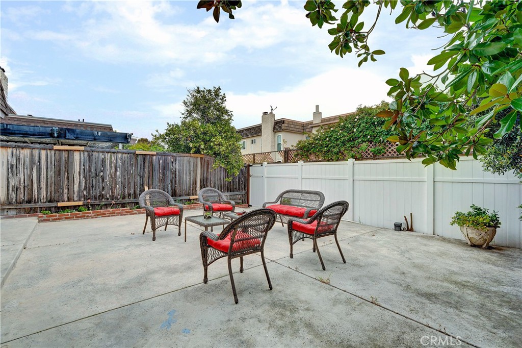 16 Queens Wreath Way