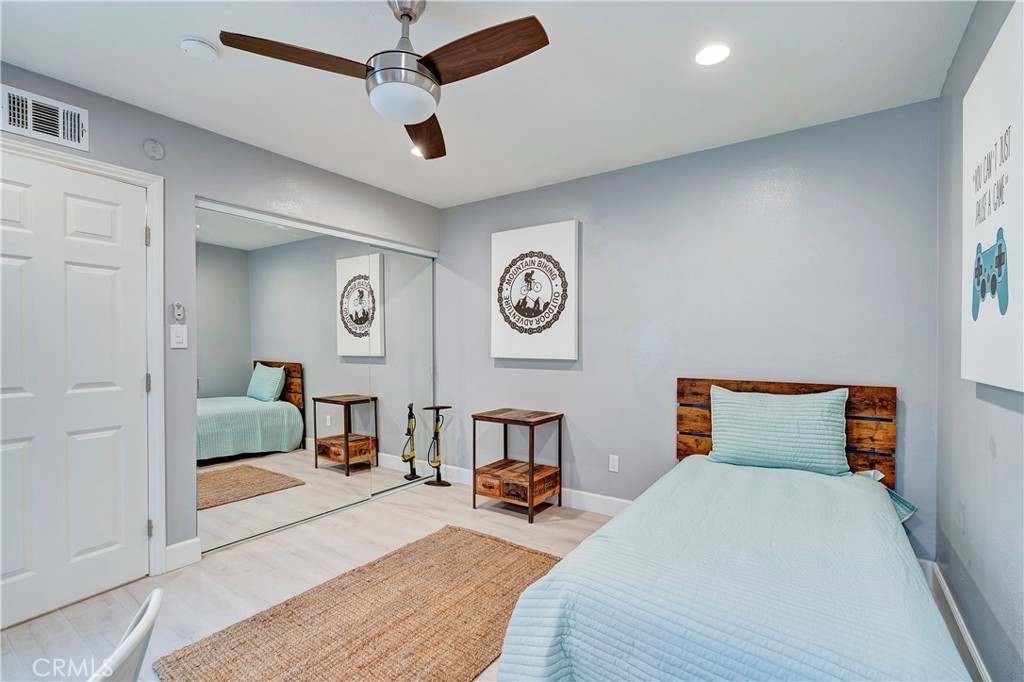 16 Queens Wreath Way