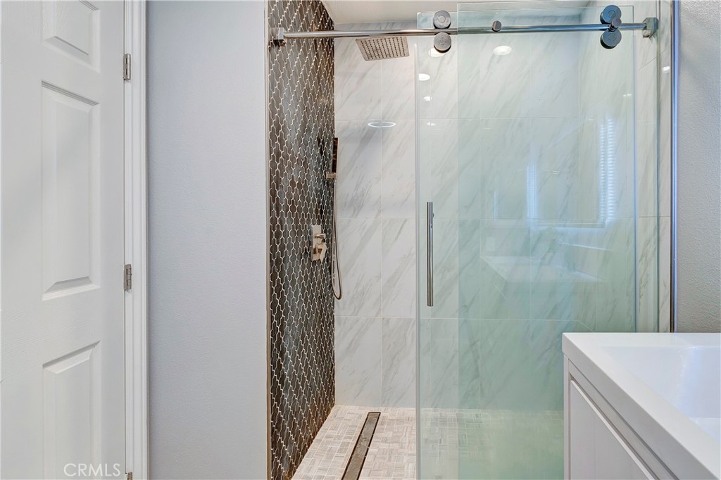 16 Queens Wreath Way