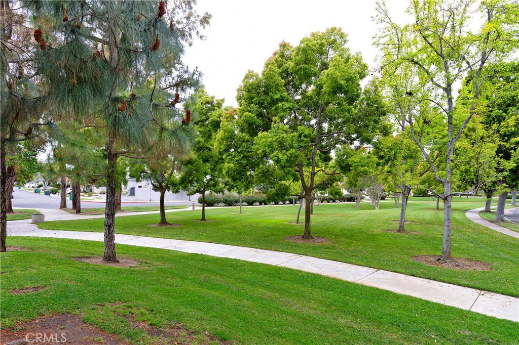 16 Queens Wreath Way