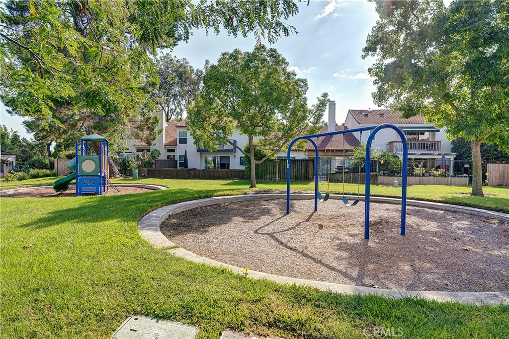 16 Queens Wreath Way