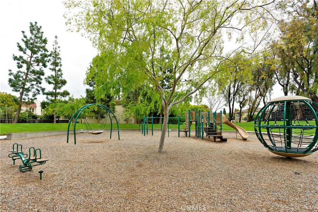 16 Queens Wreath Way