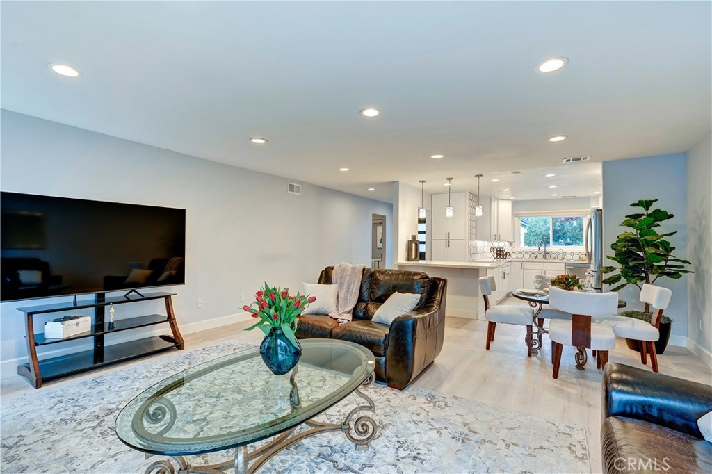 16 Queens Wreath Way