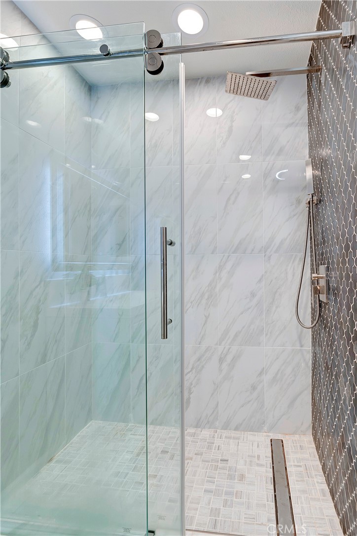 16 Queens Wreath Way