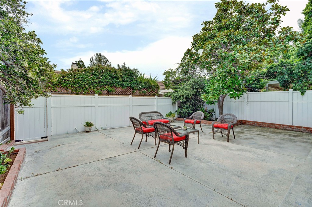 16 Queens Wreath Way