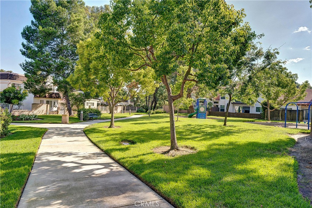 16 Queens Wreath Way