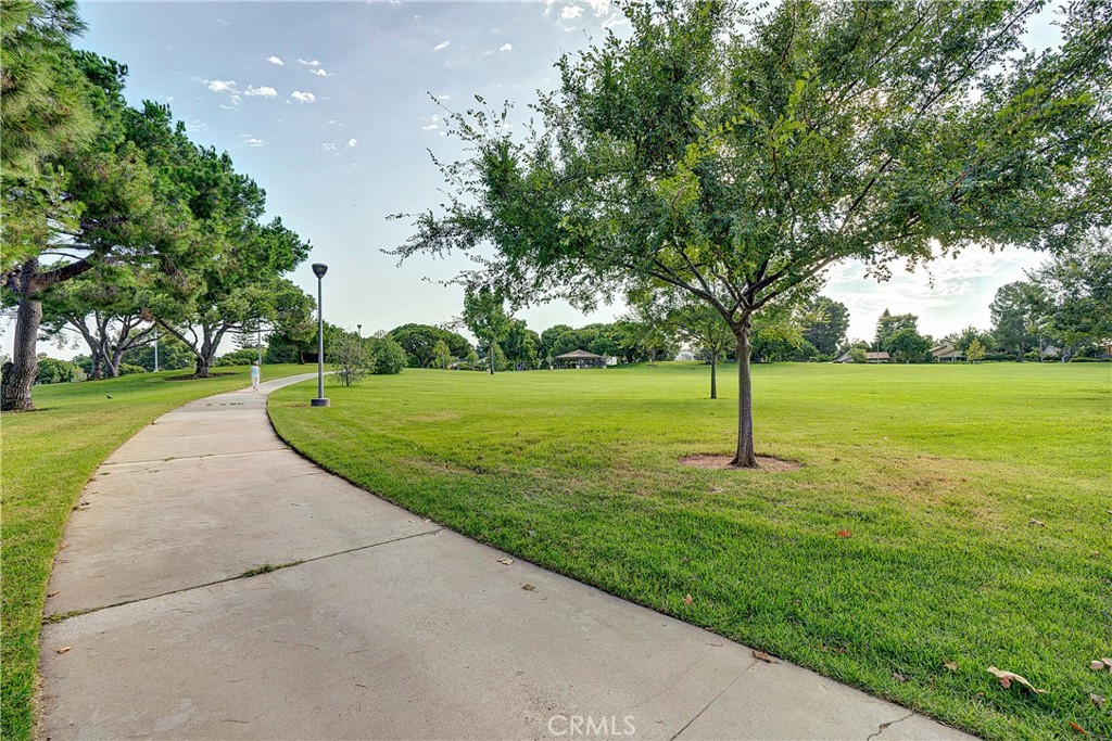 16 Queens Wreath Way