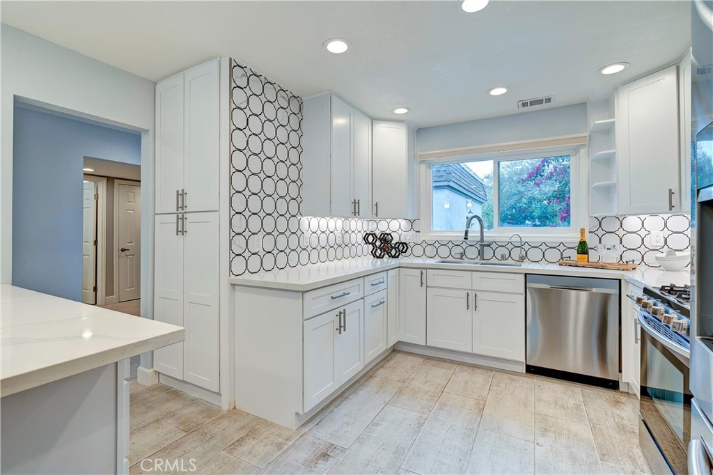 16 Queens Wreath Way