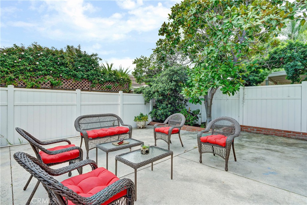 16 Queens Wreath Way