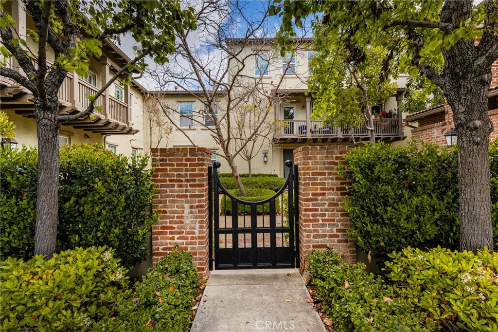 1512 Valencia Avenue