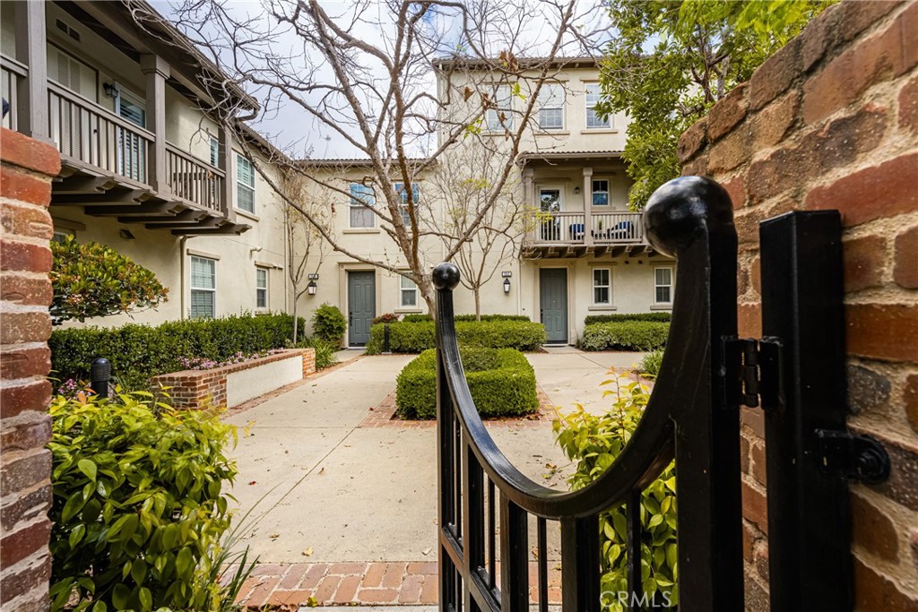 1512 Valencia Avenue