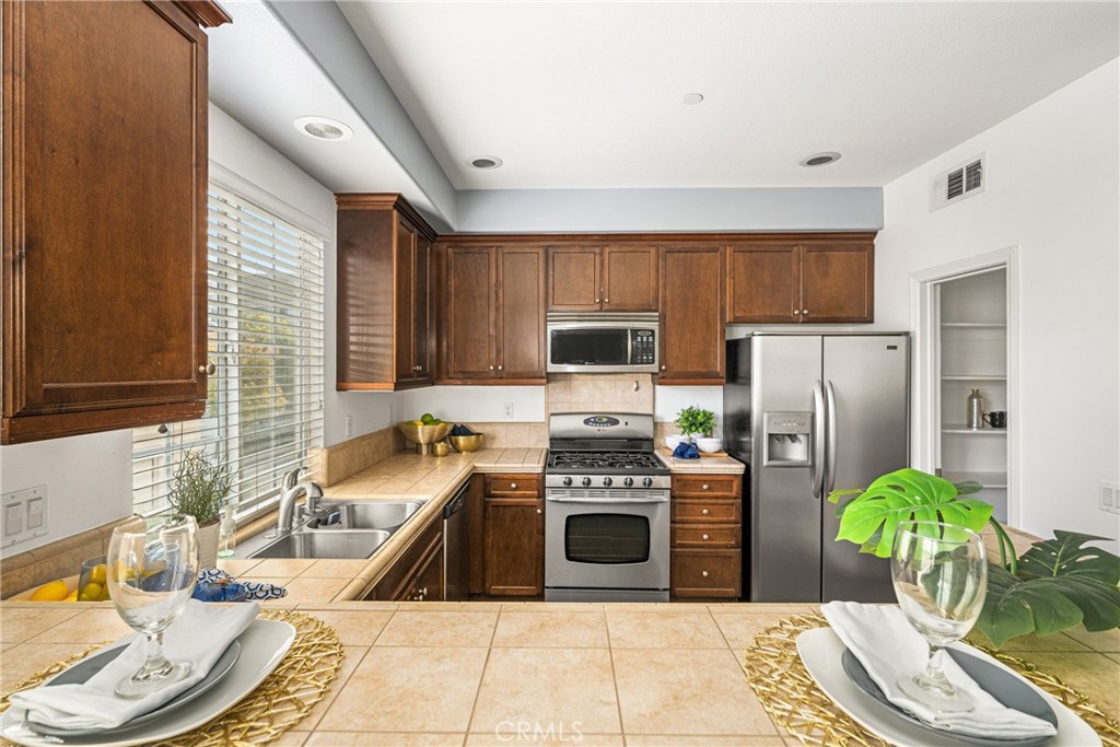 1512 Valencia Avenue