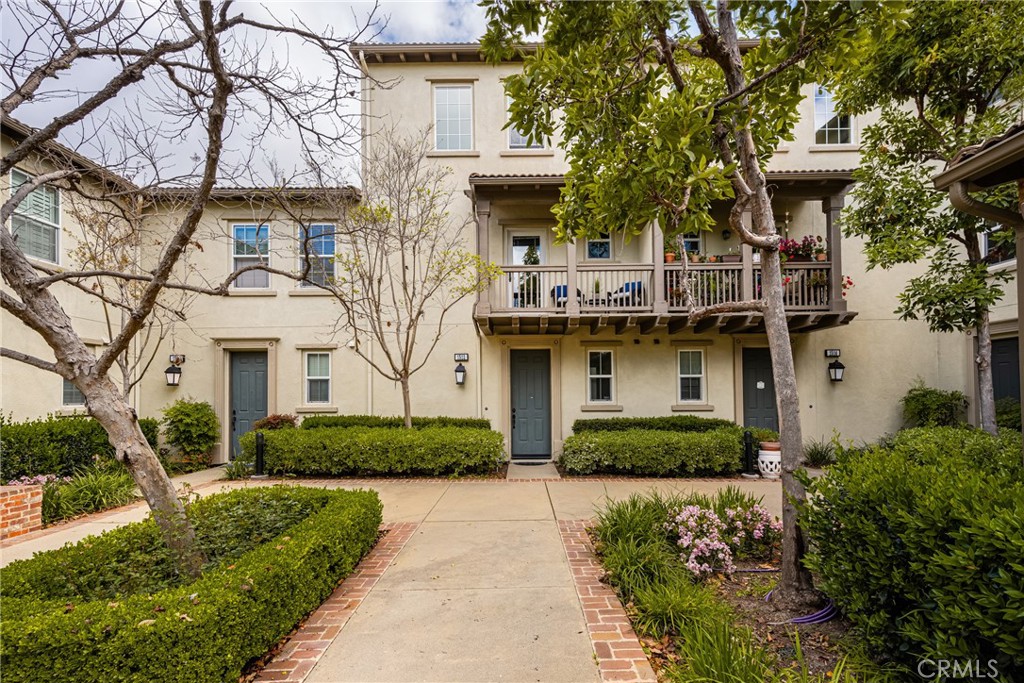 1512 Valencia Avenue