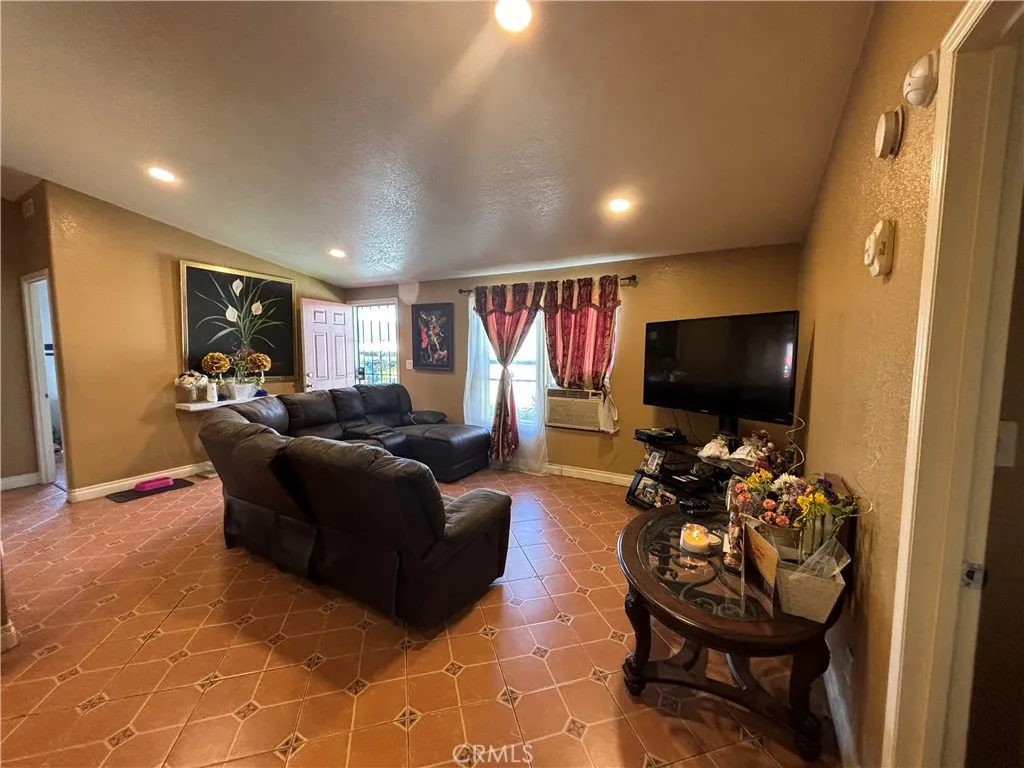 3101 S. Fairview St # 6