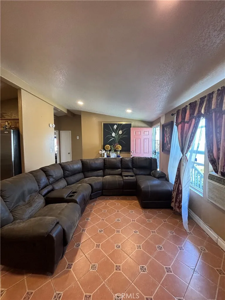 3101 S. Fairview St # 6