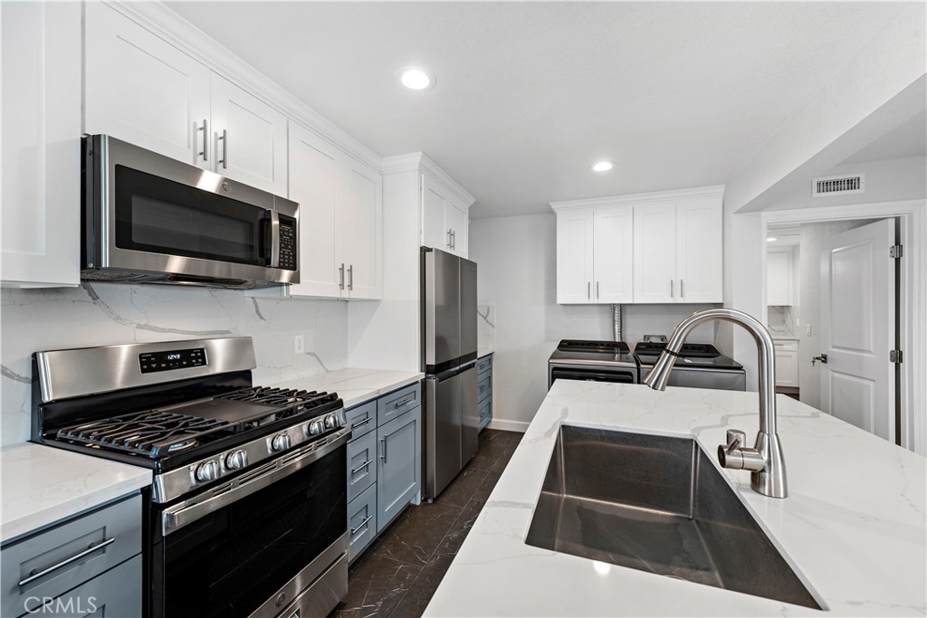 621 E Sycamore Avenue