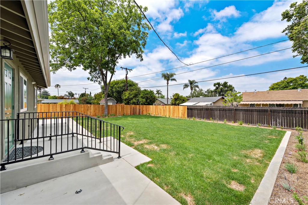 621 E Sycamore Avenue