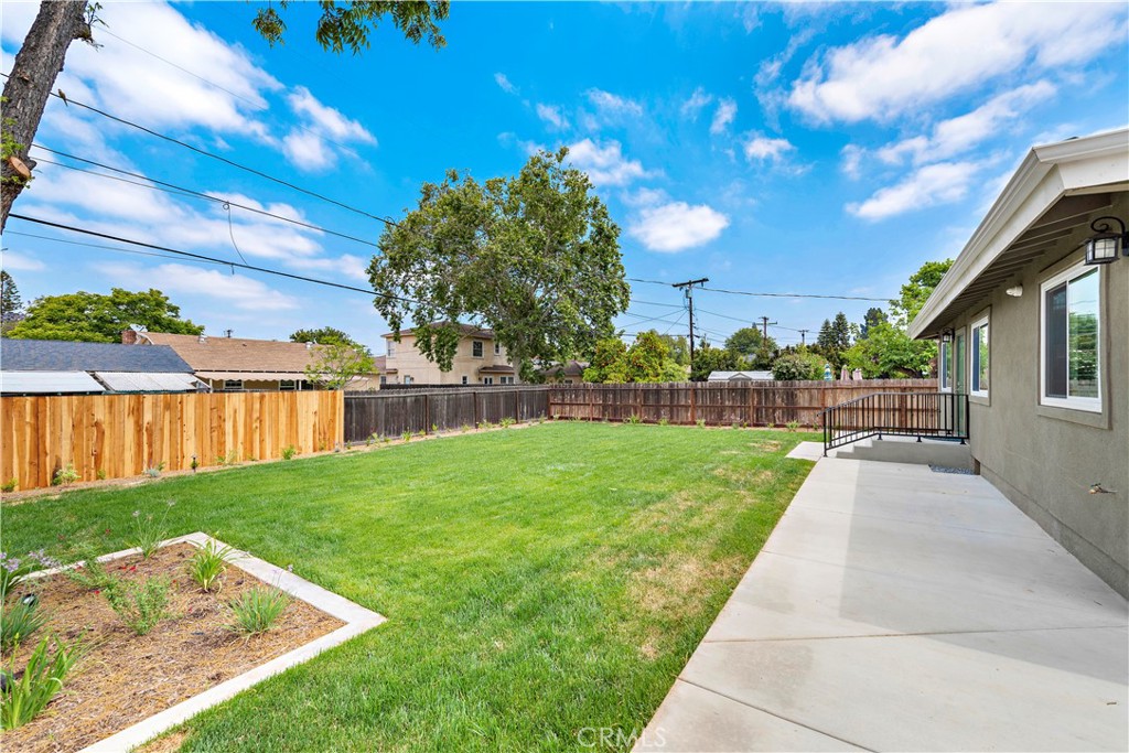 621 E Sycamore Avenue