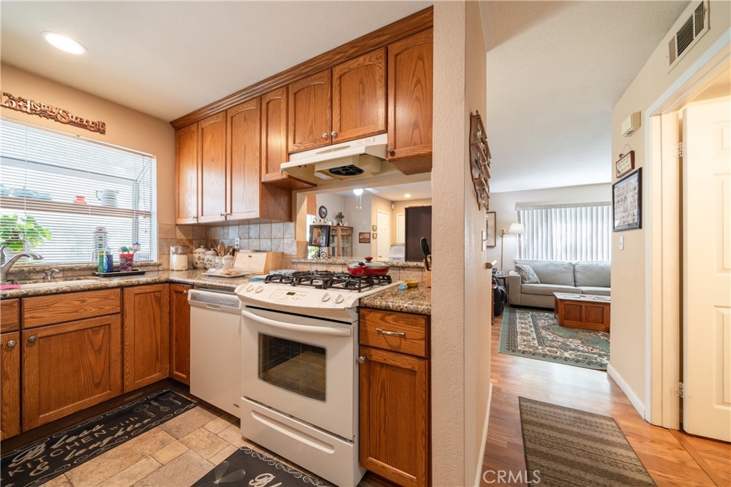 43485 30th Street W 4