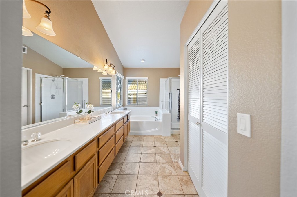 25220 Corte Sombrero