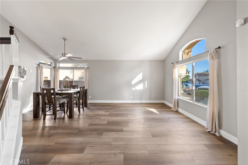 25220 Corte Sombrero