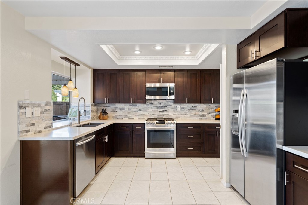 25220 Corte Sombrero