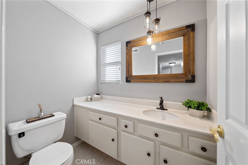 25220 Corte Sombrero