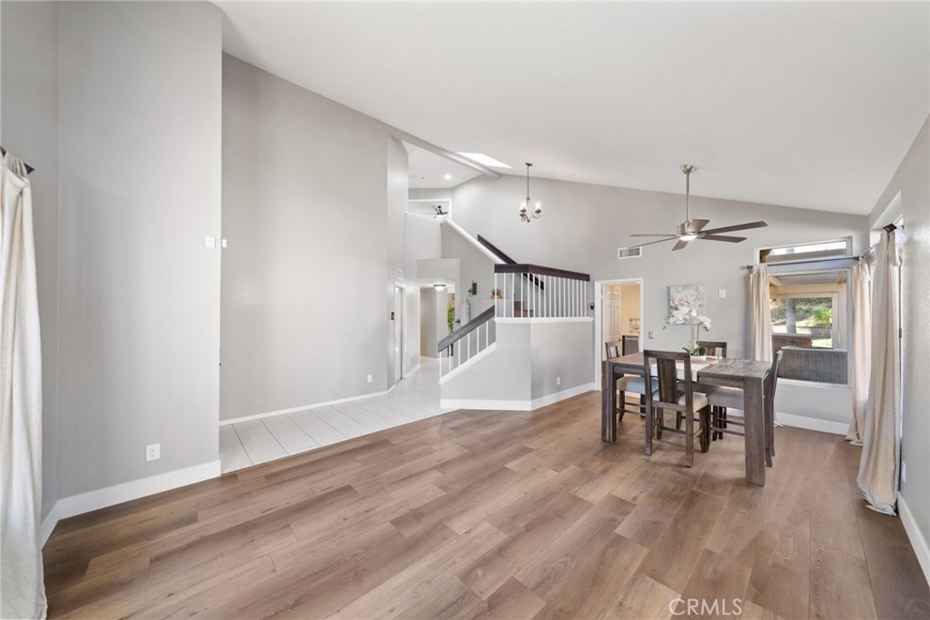 25220 Corte Sombrero