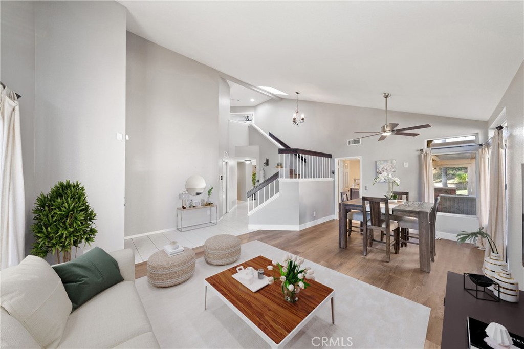 25220 Corte Sombrero