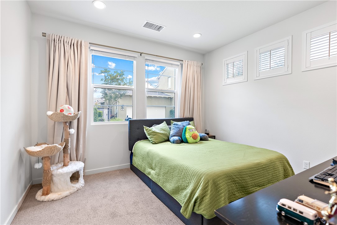 42 Alienta Lane