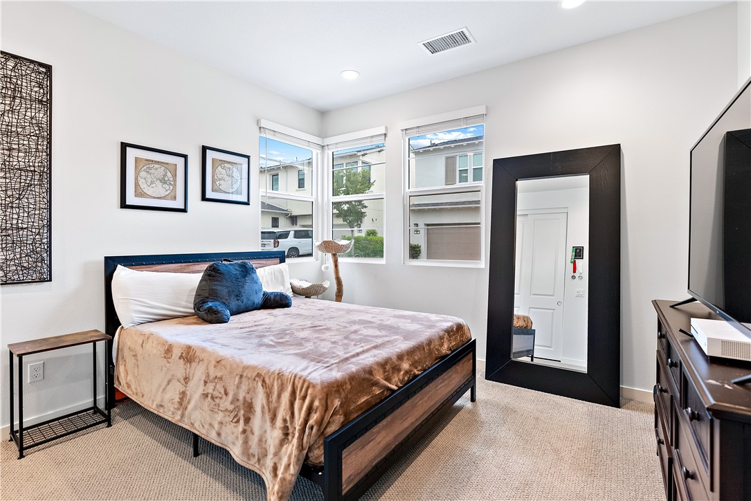 42 Alienta Lane