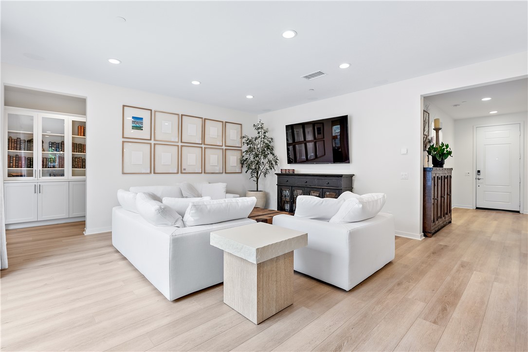 42 Alienta Lane