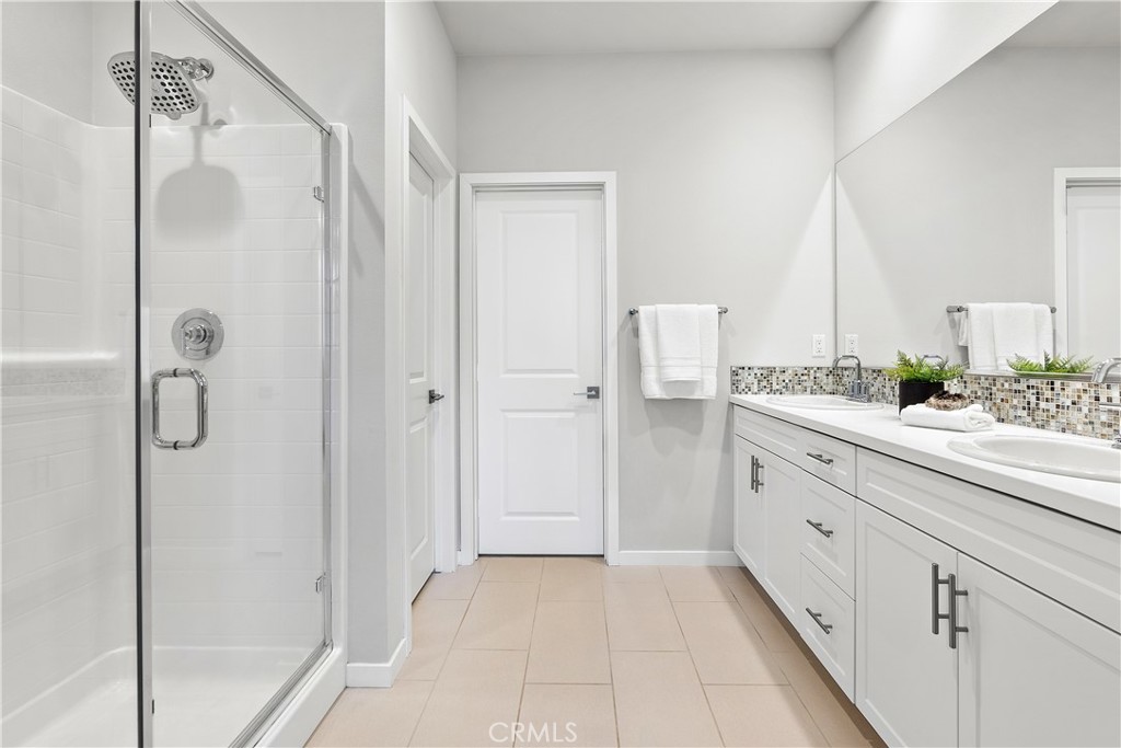 210 Alienta Lane
